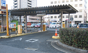 新豊田駅西駐車場入口写真